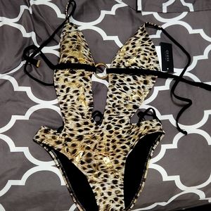Nwt...Guess swimwear sz. XS